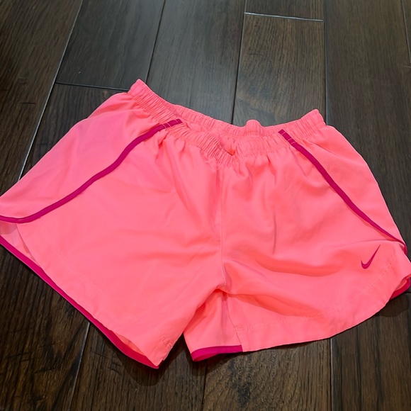 Dri-fit hot pink shorts girls size Large - Picture 1 of 2